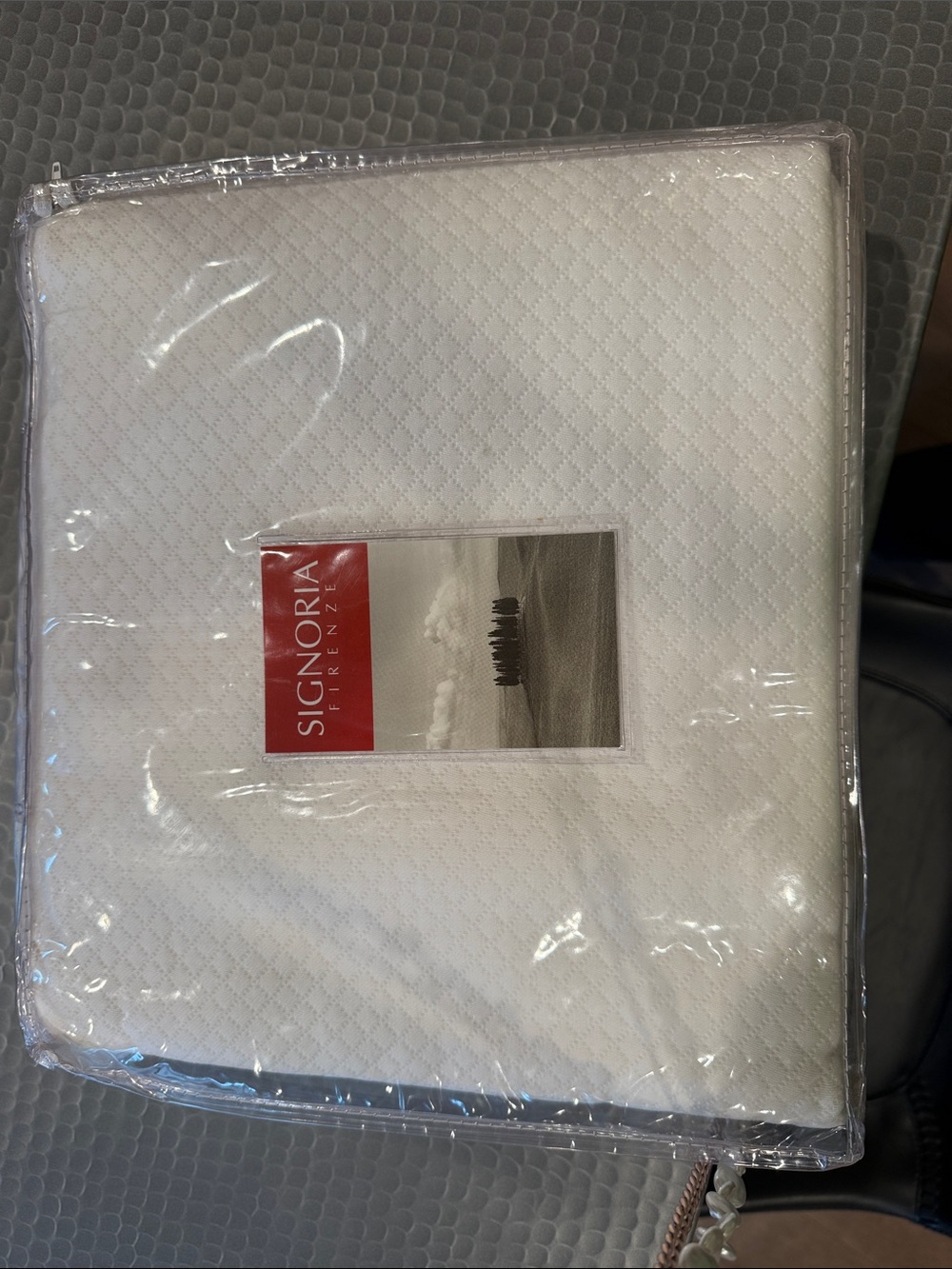 Signoria Firenze Queen White Quilted coverlet blanket